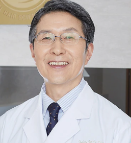 滝田賢一院長の写真